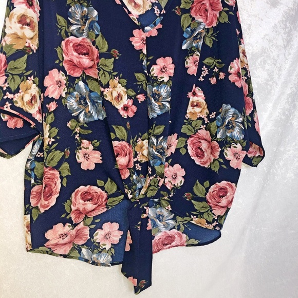 LAST ONE! dark floral tie front top - Picture 7 of 8